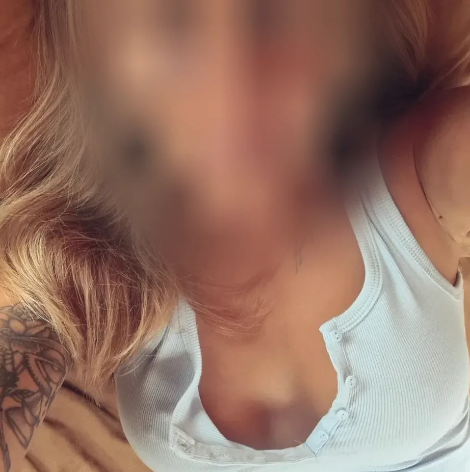 Nour, 33