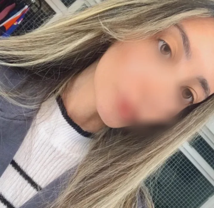 Sara, 20