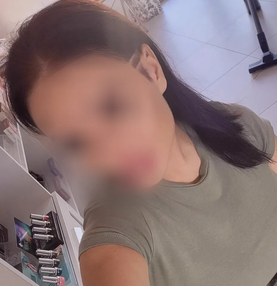 Zeynep, 29